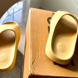 Mens Yeezy Slide